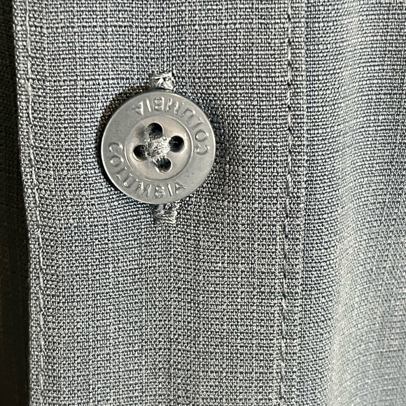 NWOT COLUMBIA BUTTON UP CASUAL SHIRT. SIZE MEDIUM - Picture 5 of 9